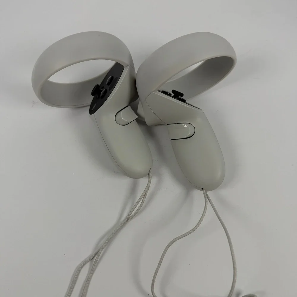 Meta Oculus Quest 2 VR Headset 256GB White Virtual Reality Bundle with Case